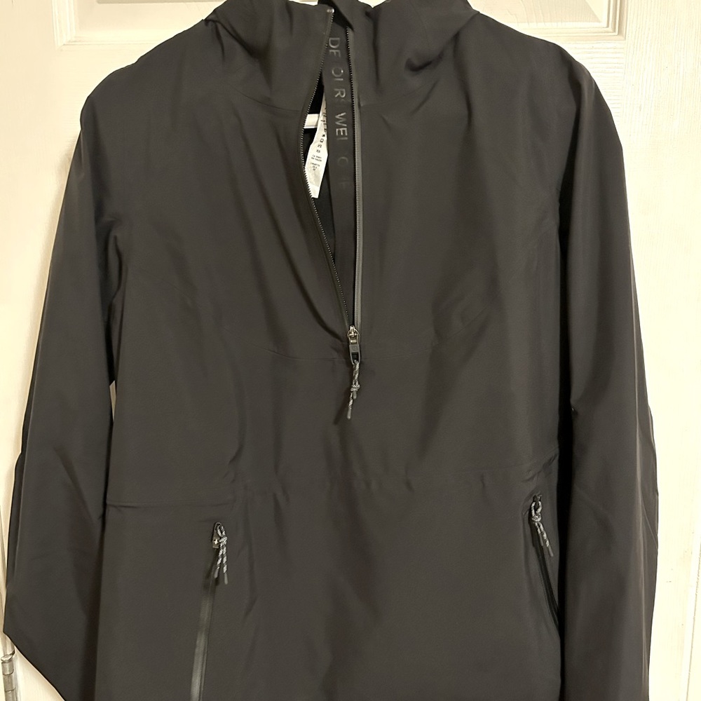 Lululemon windbreaker